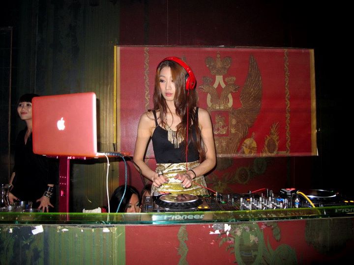 302910_297023883660301_118721654823859_1106242_597751147_n