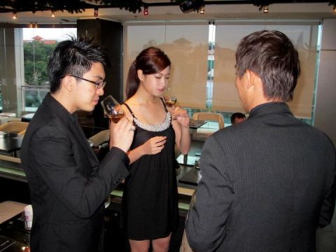 387541_324393927589963_118721654823859_1181398_940614040_n