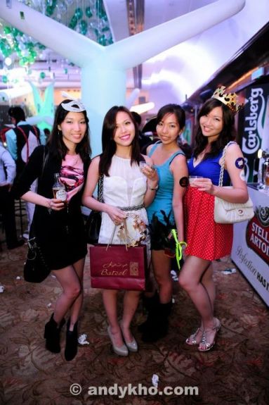 396563_301057519940722_1110777202_n