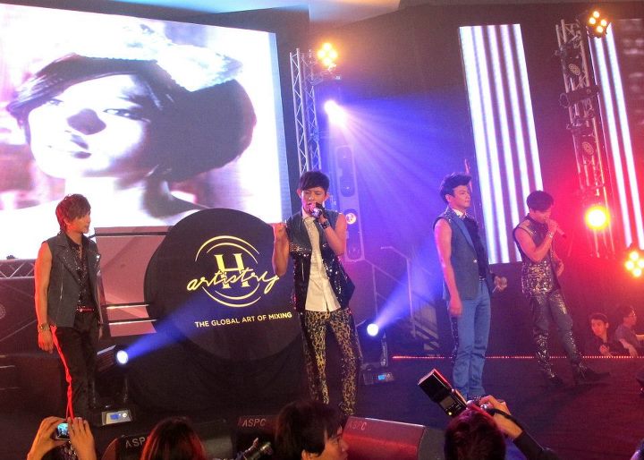 554851_397519406961199_274652710_n