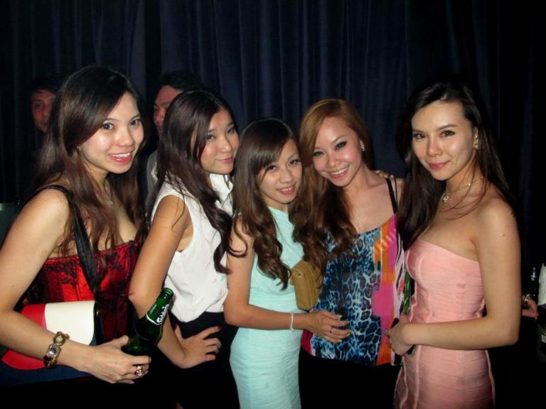 196636_422930231086783_528538645_n