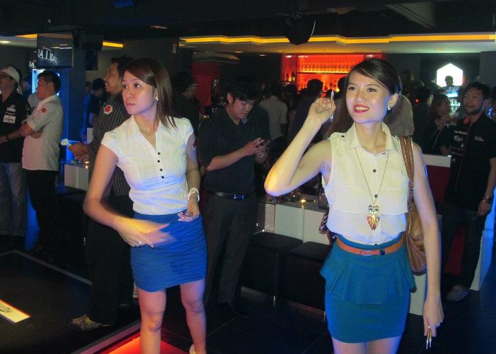 318844_410156535697486_759021950_n