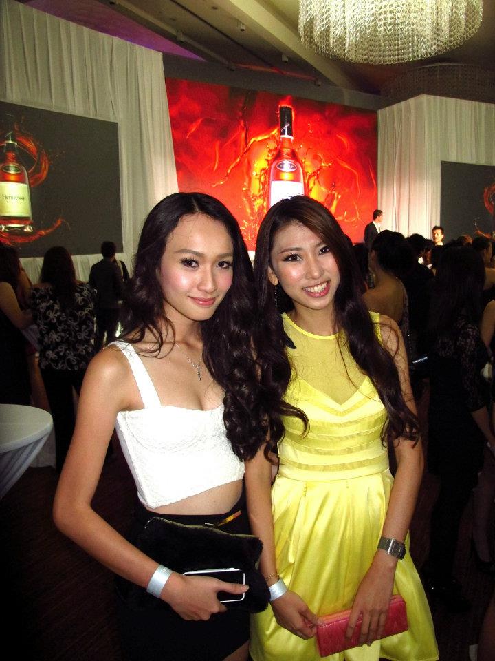 582534_380448618668278_938597458_n