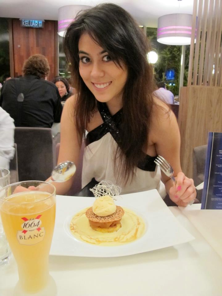 Miss World Malaysia 2011 Chloe Chen was seated right opposite me