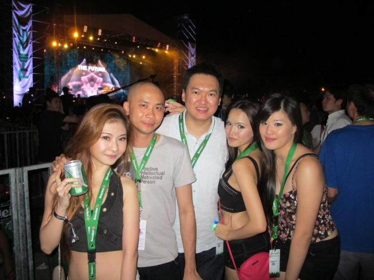 Andy and I with MHB's Chloe, Steph and Steph's sister Erin