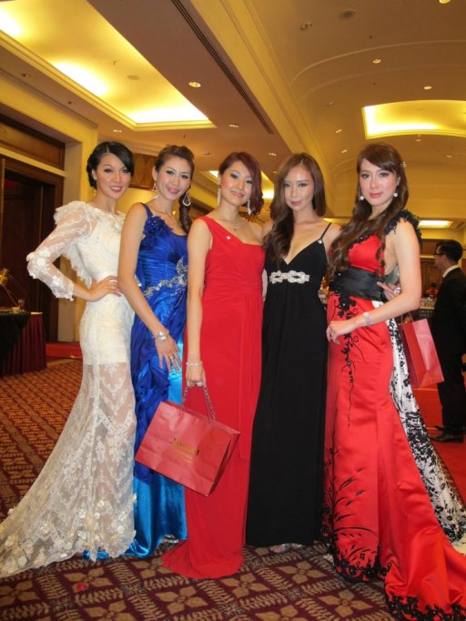 68670_462288530484286_894788613_n