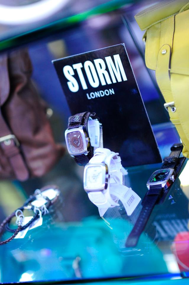 And I must say that I like their edgy and modern design (they do have some more classic designs too for those who are somewhat less adventurous)