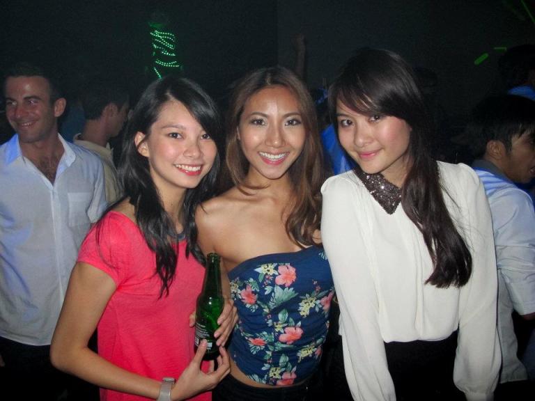Heineken new bottle launch at KL Live - MHB's Adrienne and Chammaine with celebrity fitness blogger Fay Hokulani