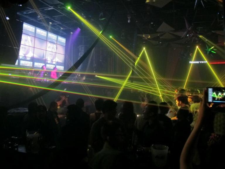 428091_479565605423245_253103567_n