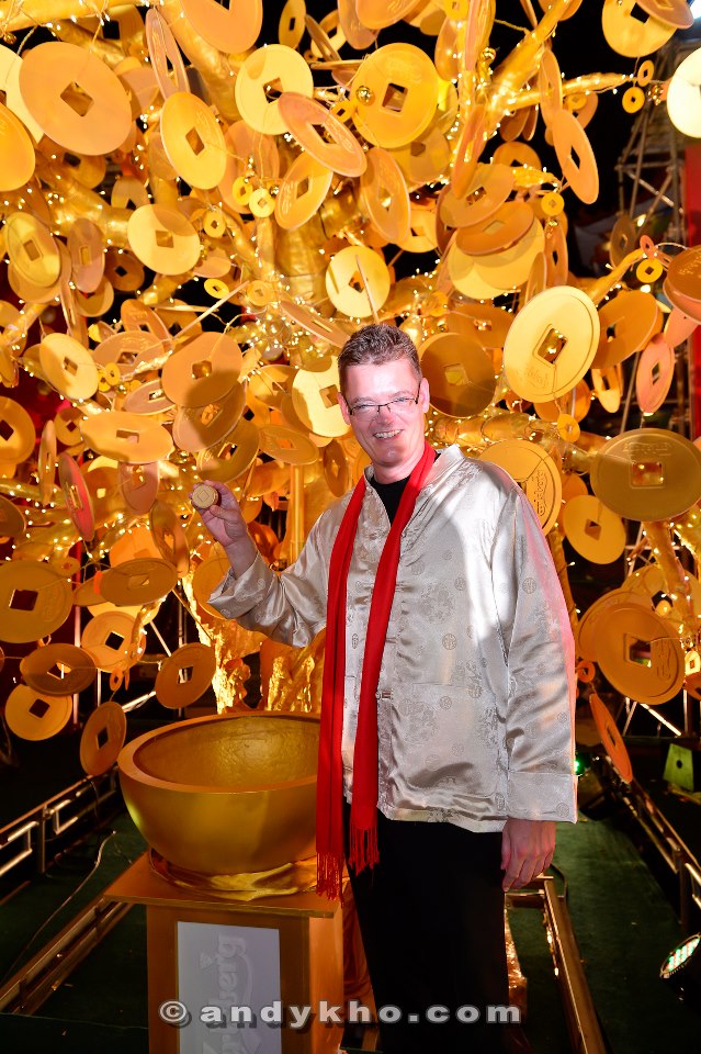 Carlsberg Malaysia Managing Director Soren Ravn with a coinbox 