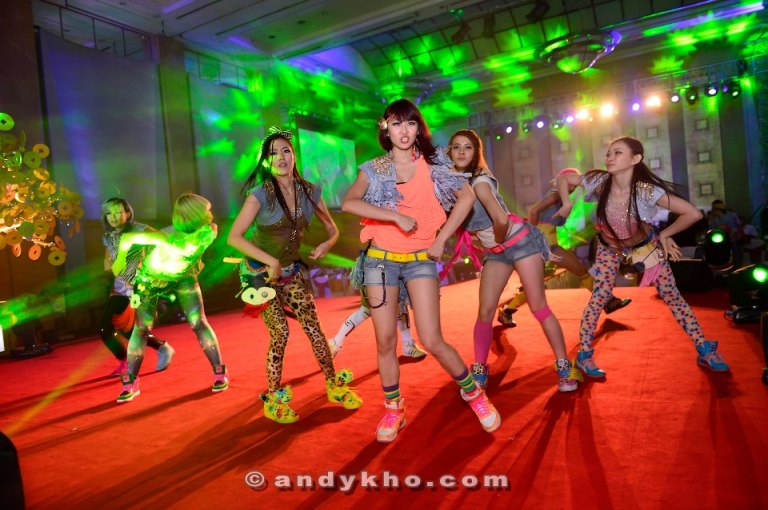 Lots of performances to keep us entertained throughout the night