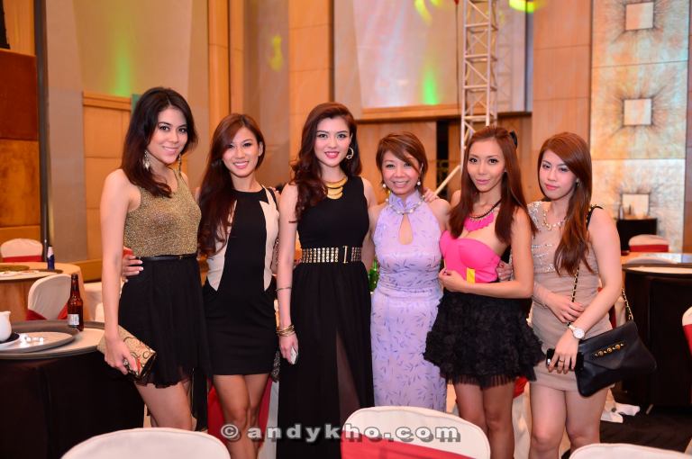 Chloe Chen, Lee Yvonne, Carey Ng, Winnie Loo, Leng Yein and ? (sorry lar, I don't know every hot chick you know!)
