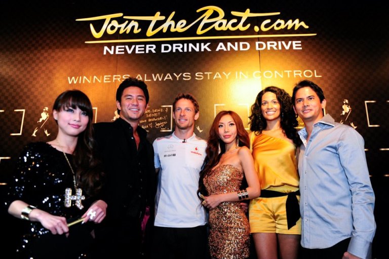 539991_353813377998469_520054572_n