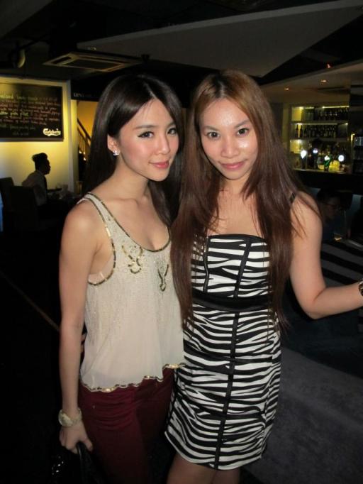 Sexy Felixia Yeap was there for dinner with us (pictured here with Sarah)