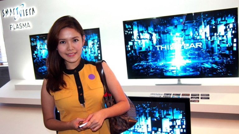 My partner in crime for the day was MHB's Esther Ng pictured here with some of the new Panasonic VIERA Smart Plasma TVs