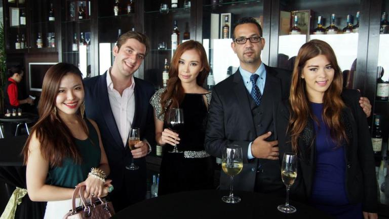 601971_517288564984282_376516748_n