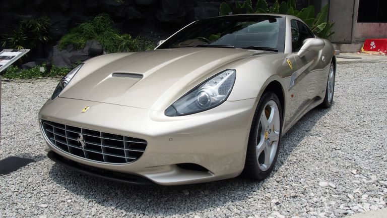 Checked out some of the Ferraris on display outside the hall before I went in. Here's the Ferrari California.