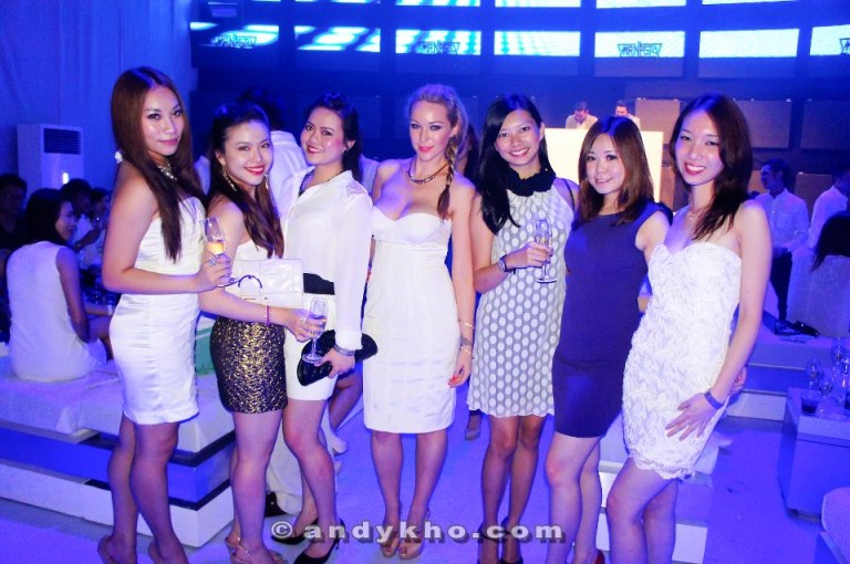 11002_517679561611849_1856506281_n