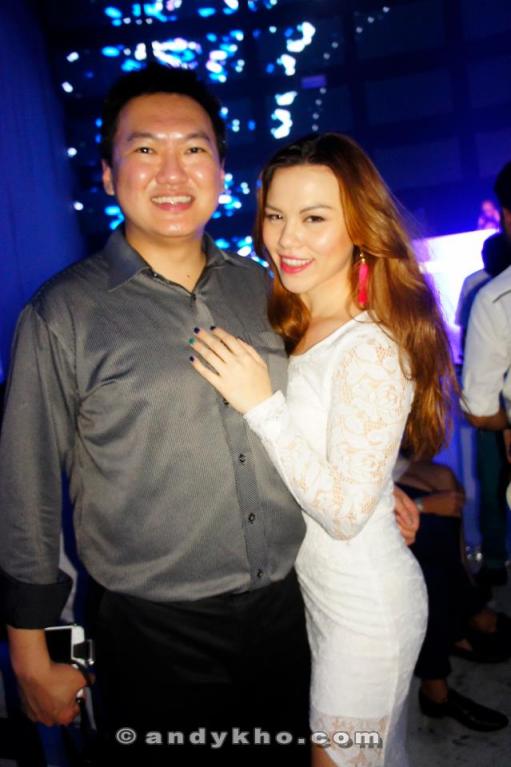 526482_517683954944743_1020910584_n