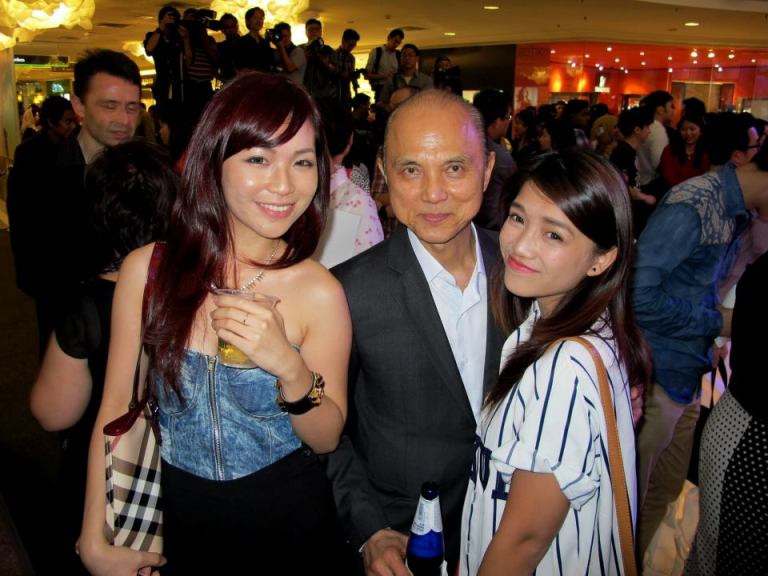 MHB's Karen and Alvynna with fashion guru Jimmy Choo