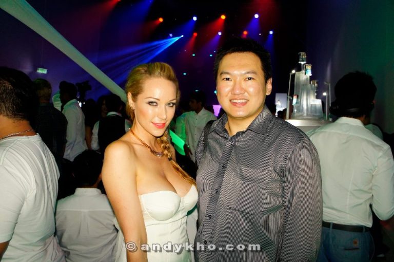 545921_517678471611958_978745300_n