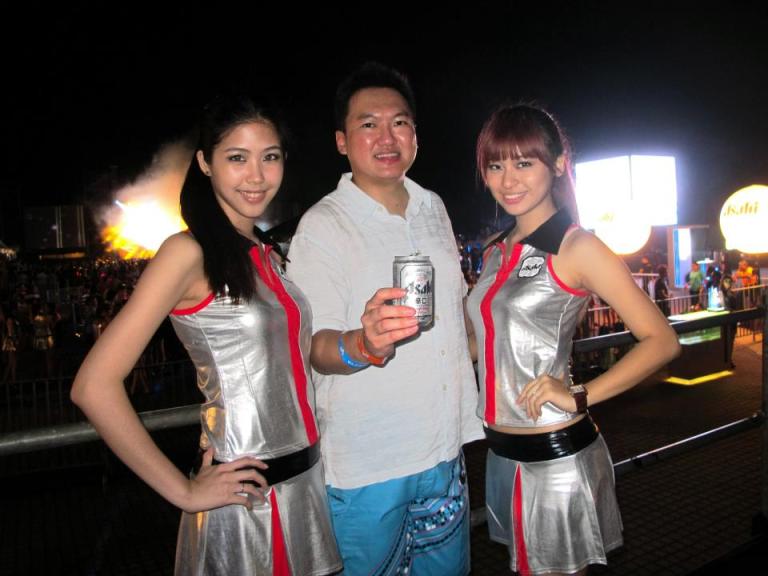 With the pretty Estelle and Hanli whom I would meet again the following night.