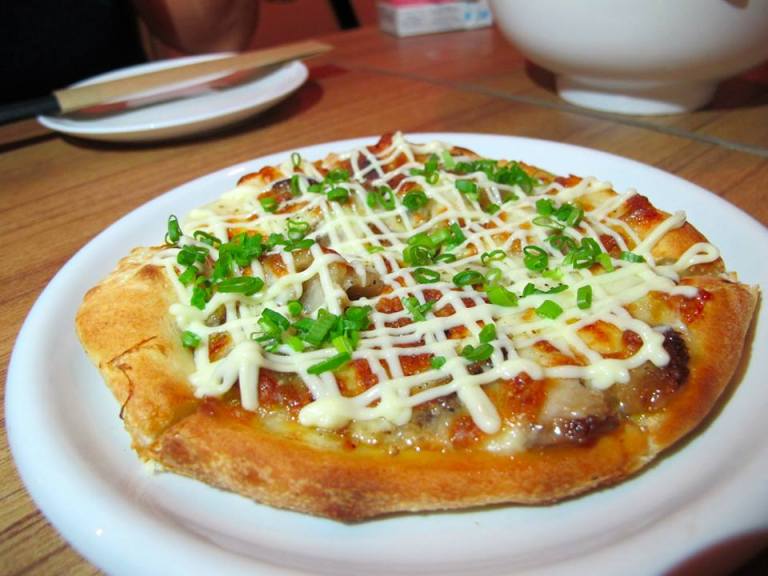 Char siew pizza - this is the mini version that we custom ordered from the kitchen as we felt that we couldn't finish the full size one which is much bigger. 