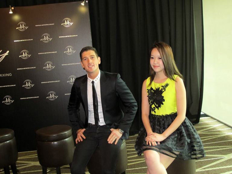 Finally the press conference began, and the first two artistes introduced were Andy Murphy and Nicole Chen.