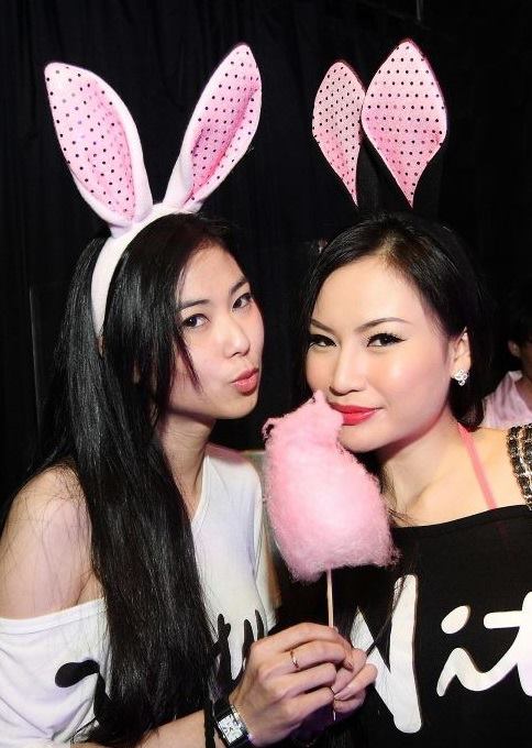 931317_540358776010594_2079329453_n