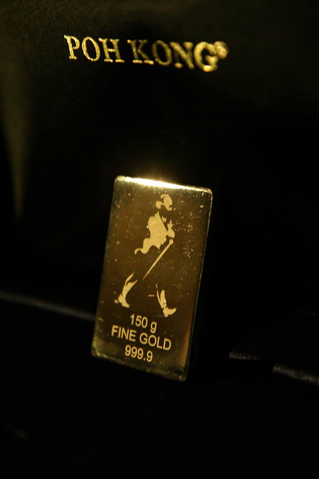 Then it was time to announce the winner of this gold bar embossed with the iconic striding man worth RM 25,000 from Poh Kong™, Malaysia’s premier jewelers