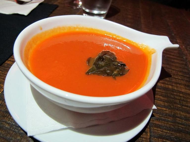 Roasted Tomato Soup - RM7.00 - This is not your watery from the can type. This was nice and thick and was a nice blend of sweet, salty and slighty bitter (from the roasting) flavours.