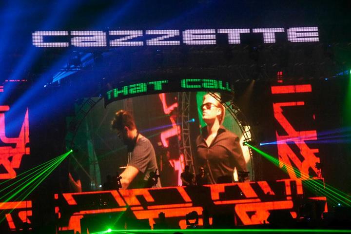 The headliner of the night Cazzette soon took to the stage for their set of EDM