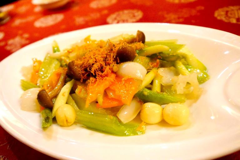 Fried Vegetables With Scallops - Rm18.00 - I'm not too big a fan of vege but I did like that celery and mushrooms were included to add some different tastes to the dish.