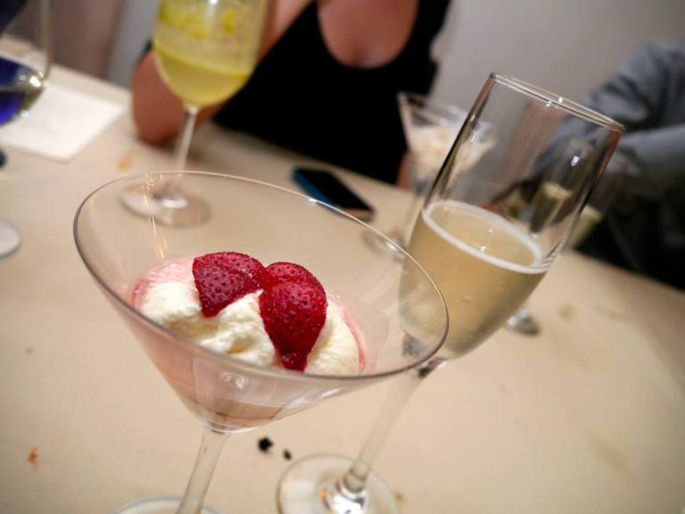 Fresas Y Nata Strawberry with fresh whipped cream 