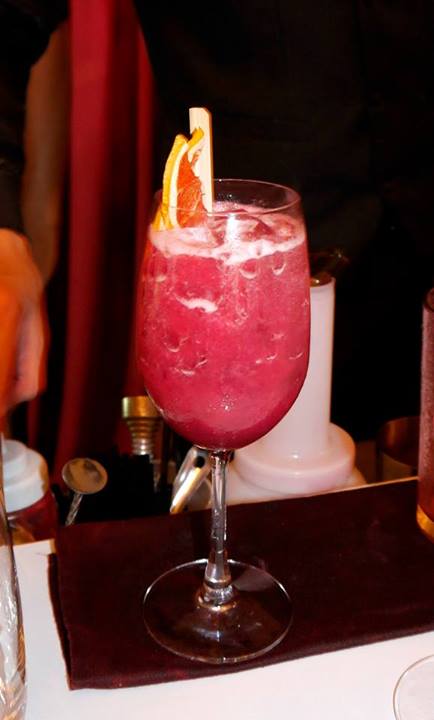 Here's another cocktail that I shot with a flash as it was rather dim, Shooting food or drinks with flash of not often a good idea however there was not much available light where I was and this actually turned out alright.