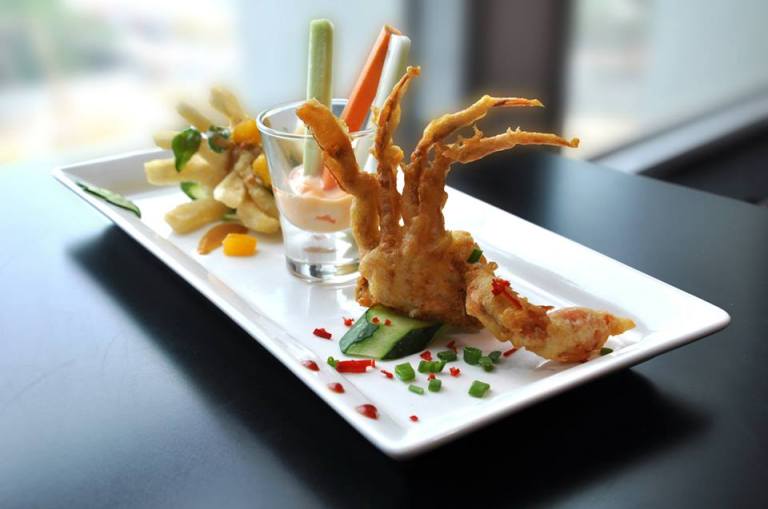 1001569_565949460118192_513684016_n