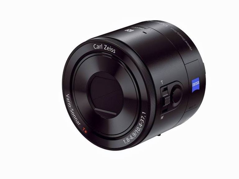 The QX10 is the little brother of the QX100