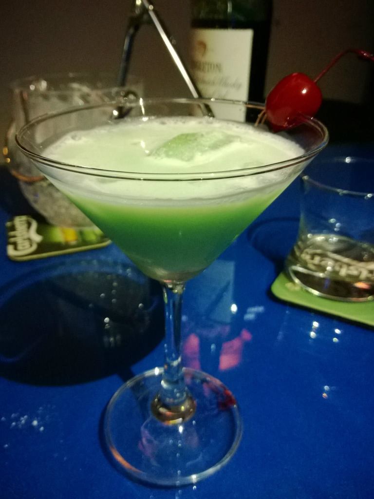 Grasshopper - traditionally made with green Crème de menthe, white Crème de cacao and fresh cream. It's minty taste made it very refreshing!