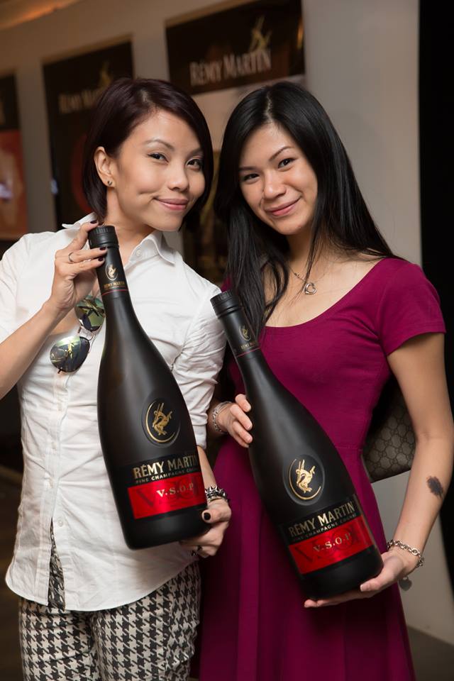 1393657_601409989905472_1226312103_n