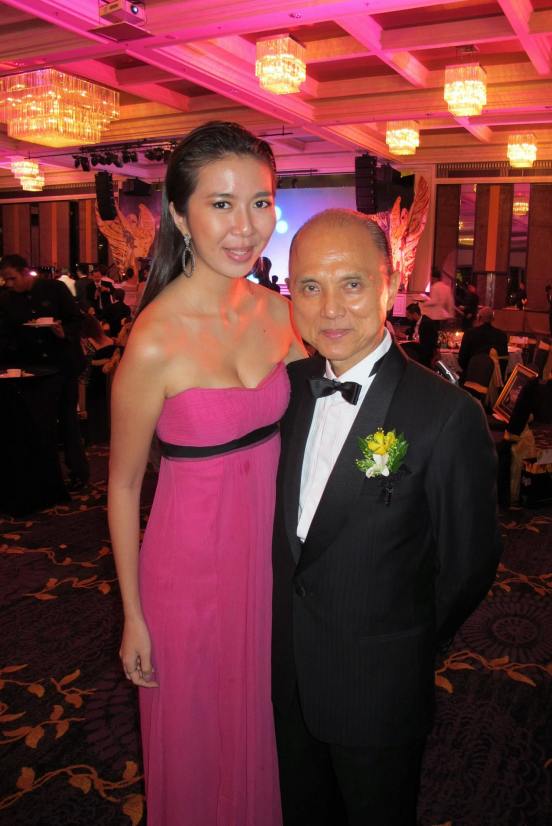 823361_10152241699605278_920449591_o