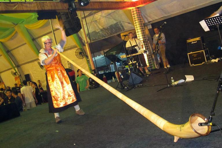 860921_594933597219778_841299021_o