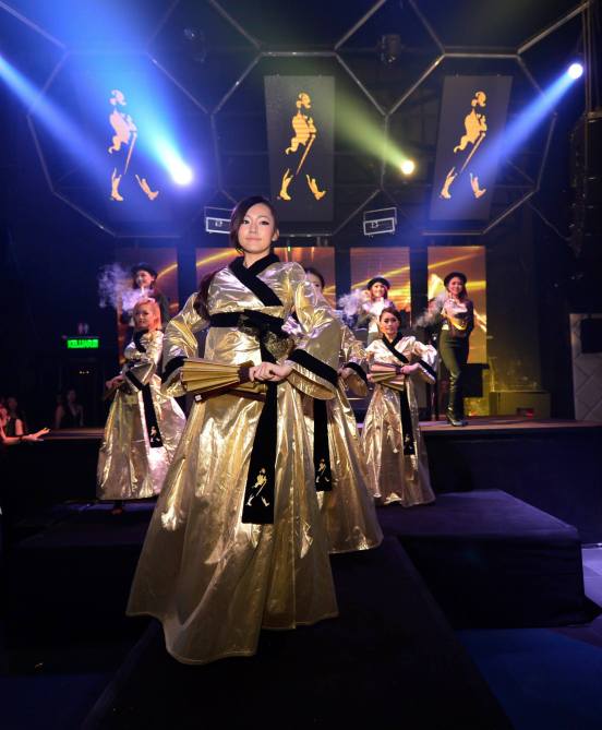 Dancer in the traditional Hanbok inspired costumes completed the "Celebration Blend" presentation of the Johnnie Walker bottles.