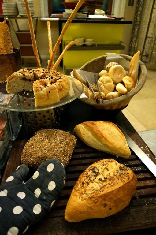 1003566_10152351996330278_2074428184_n