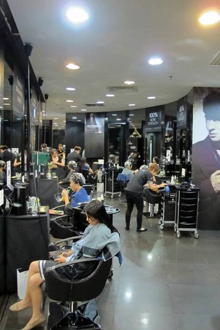 Monsoon Group’s chain of salons are patrons like Michelle Chia, Quan Yi Feng, Mark Lee, Vivian Lai, Pornsak and Guo Liang among many other popular local names, earning itself a reputation as “the celebrities’ hub” when it comes to Total Image (hair, makeup and fashion). 