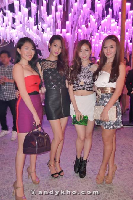 Evelyn and Weena this time with two of their hot friends