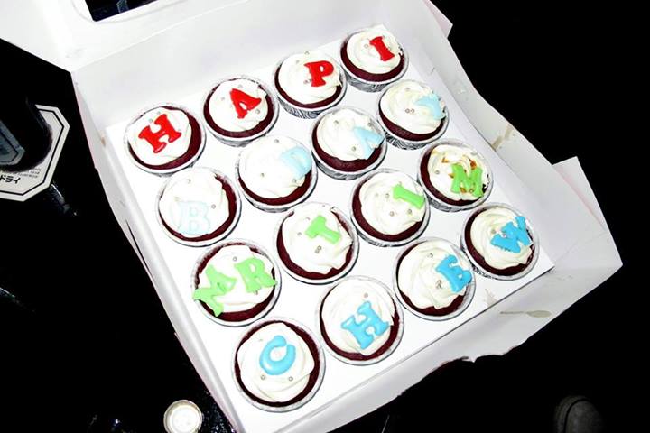 While the night was extra special for me as the nice folks at Asahi Malaysia got me a boxful of cupcakes to celebrate my birthday! These proved really useful later in the night as everyone got hungry and by the end of the night there were none left! 