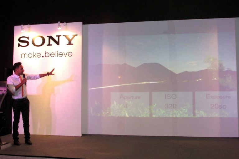 Zizan Raja Lawak relating his experience