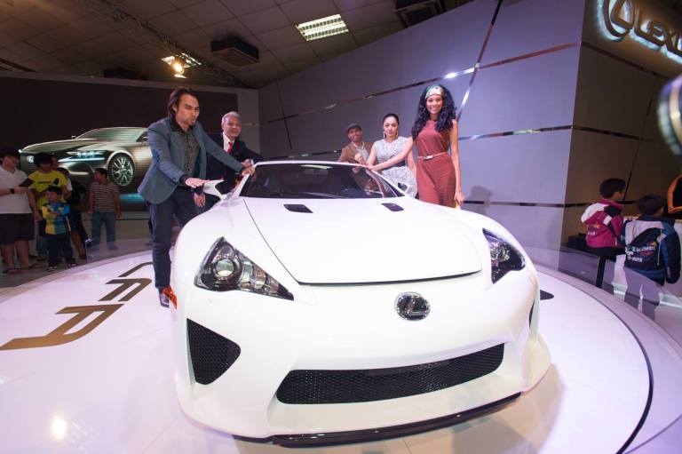 885300_10152352265865278_1404637080_o