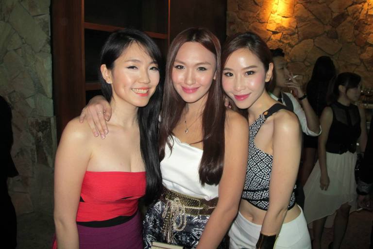 Spotted hot models Weena Marcus and Evelyn Marieta with their sexy friend