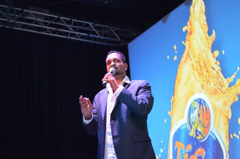 Comedian Andrew Netto kicked off the entertainment for the evening with a rib-tickling set.